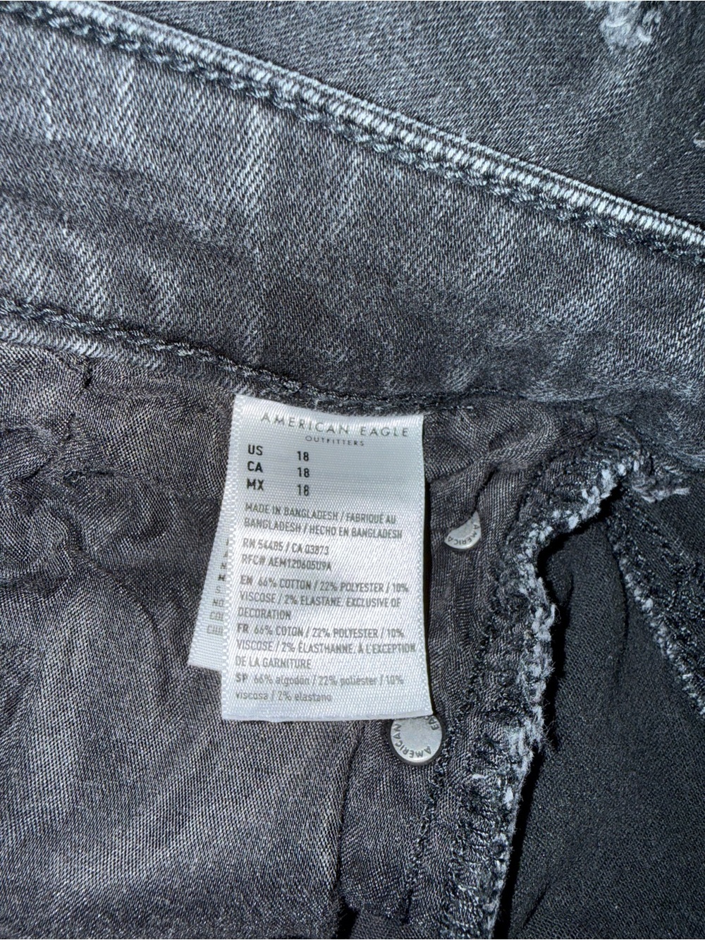 American Eagle Outfitters Women's Black Distressed Hi-Rise Jean Shorts Size 18 - Picture 7 of 8